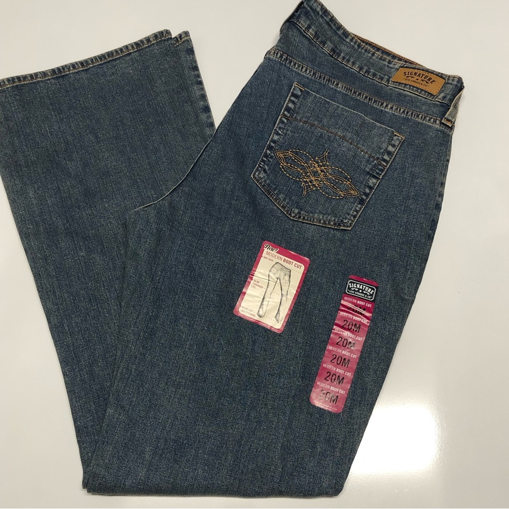 Signature Levi Strauss modern bootcut jeans size 20